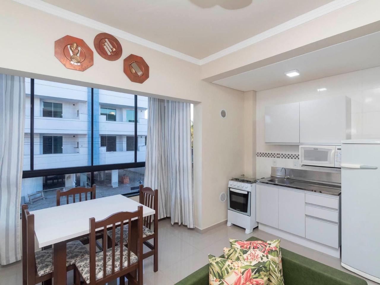 Apartamento Economico Para 4 Pessoas Em Bombinhas Luaran gambar